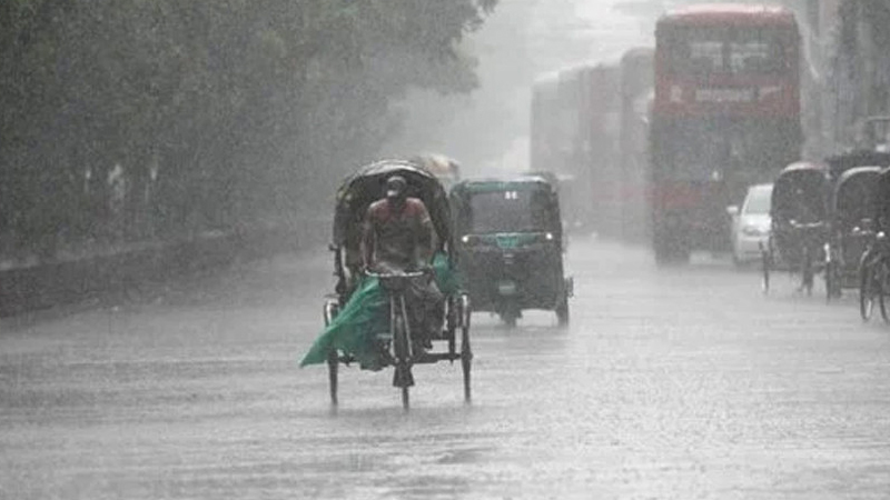ঢাকায় বৃষ্টির আভাস, কমতে পারে দিনের তাপমাত্রা